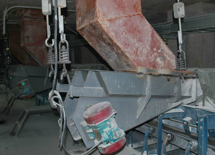 GZG振動給料機在選煤廠應用問題的分析與解決 GZG振動給料機在選煤廠應用問題的分析與解決