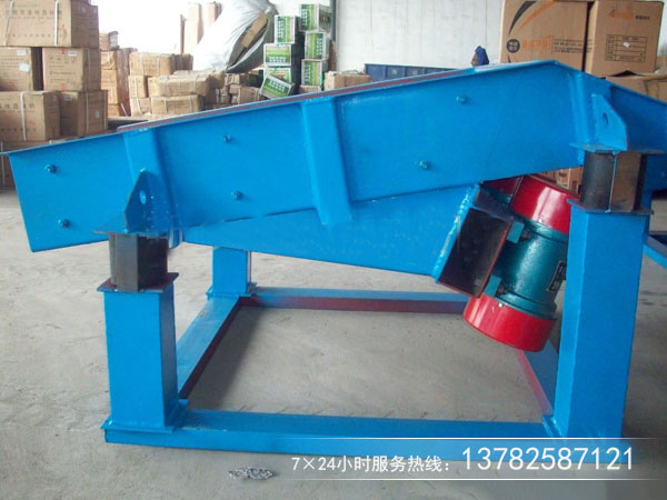 電機(jī)振動給料機(jī)使用維護(hù)主要在電機(jī)上面